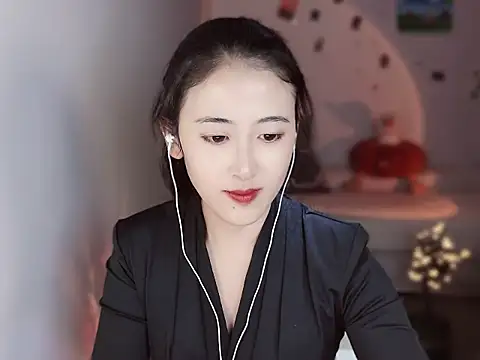 Queena  online show from December 18, 3:28 pm