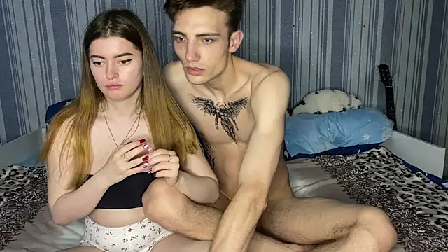 EmiliaCouple online show from December 5, 12:06 pm