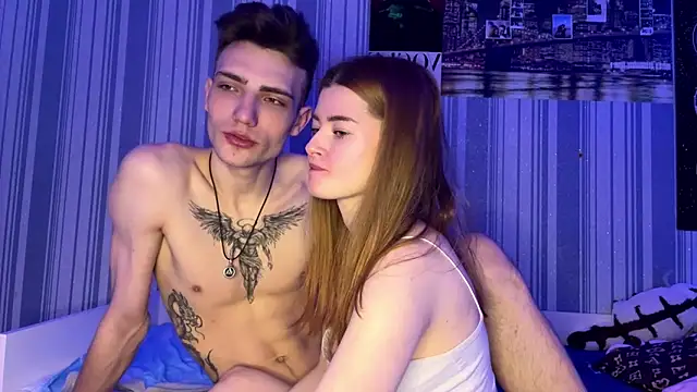 EmiliaCouple online show from March 5, 7:37 am