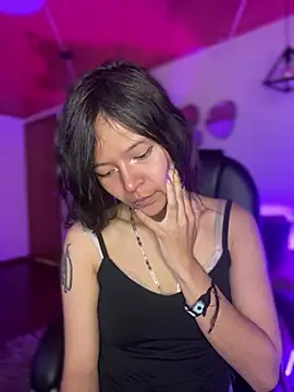 Ninfa pink online show from January 13, 6:45 pm