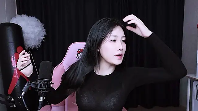 MISA 02 online show from November 6, 1:06 pm