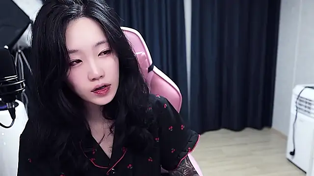 MISA 02 online show from October 14, 7:27 pm