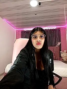 Snapshot of Briseida-White chatting on October 12, 7:27 pm Briseida-White online show from October 12, 7:27 pm