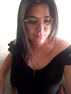 morenalatinaa online show from April 4, 6:40 pm