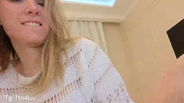 AIicaparkerc online show from December 13, 9:32 pm