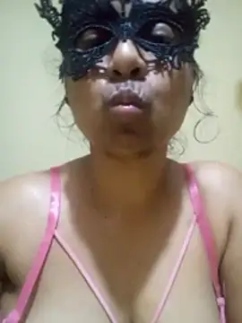 Expose Queen online show from January 14, 6:24 pm