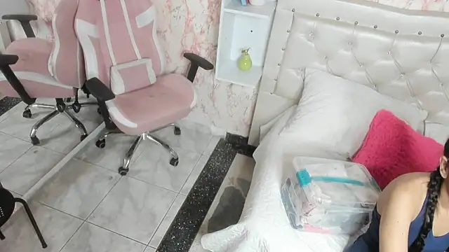 GabbiePrice online show from February 2, 2:27 pm