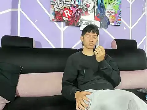 heyy noah11 online show from April 10, 1:39 pm