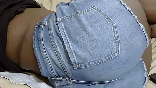 BustyHoneyXo online show from February 28, 1:05 am