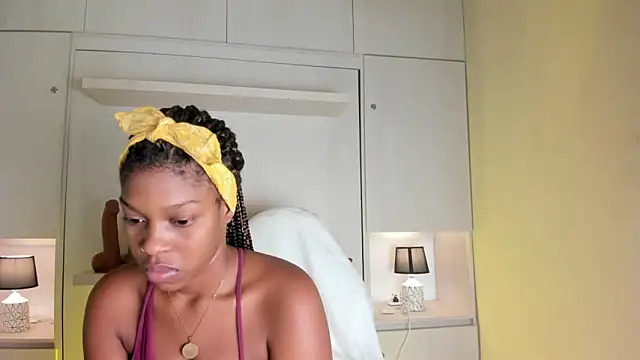 MaraBaker online show from February 20, 11:45 am