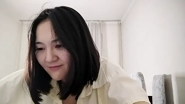 Lyndasilk online show from November 4, 3:39 pm