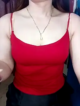 LeanaLy online show from April 16, 12:33 am