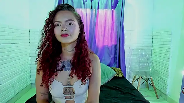 Caroline Clark420 online show from February 13, 7:15 pm