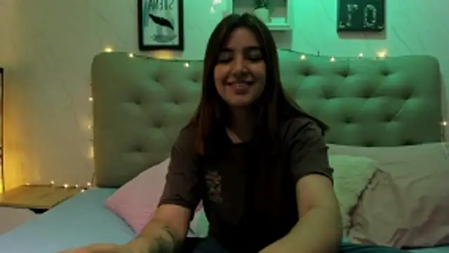 1evelinewood online show from April 13, 1:34 pm