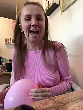 Amy  Leee  online show from March 15, 12:51 pm