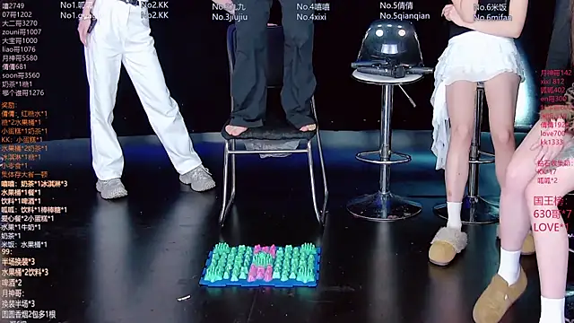 DX-002 online show from January 14, 9:14 am