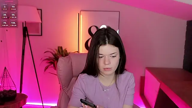 Hot  Tiny online show from February 19, 7:19 am