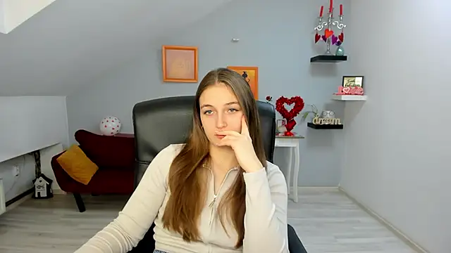 AnneWilsonn online show from February 10, 12:30 pm