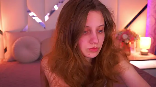 CuteeFoxy online show from April 14, 1:22 pm