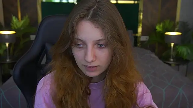 CuteeFoxy online show from April 7, 1:13 pm