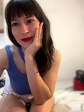 AlanaRius18 online show from April 15, 8:15 am