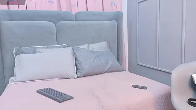 NaughtyHally  online show from March 27, 12:06 pm