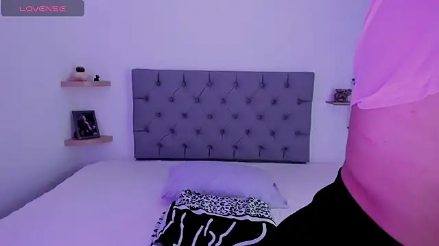 Saraarouusee online show from February 20, 9:26 pm