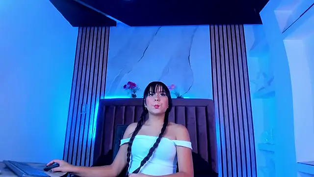 Snapshot of MelanySky_ chatting on October 21, 7:29 pm MelanySky online show from October 21, 7:29 pm