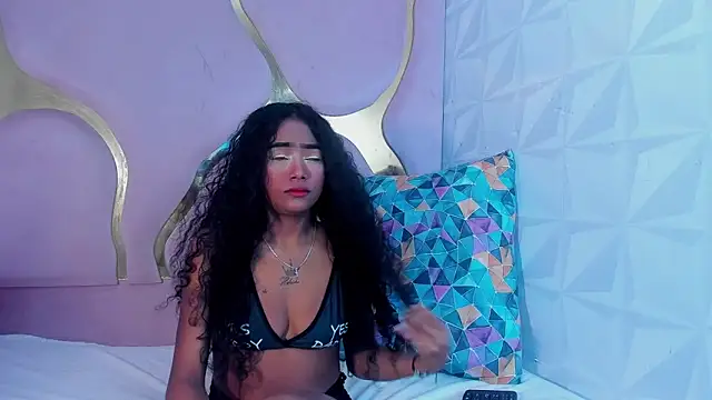 camilaqueenh online show from October 21, 3:21 am