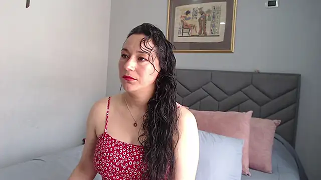 Elizabeth bennett 6 online show from April 8, 6:54 pm