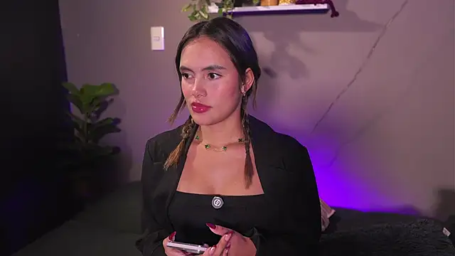 adahara miller17 online show from December 4, 2:14 am