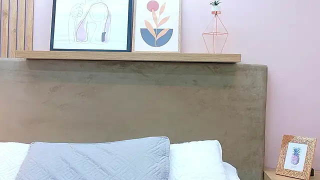 Tessa Stone online show from February 12, 2:35 am