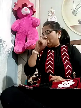 Vanshika1432 online show from December 23, 10:41 am