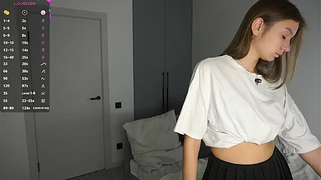 BrynnHolverson online show from December 3, 7:27 pm