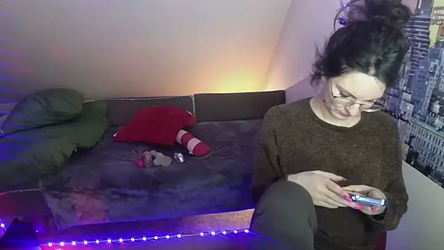 kinkysarahx online show from February 3, 6:23 pm