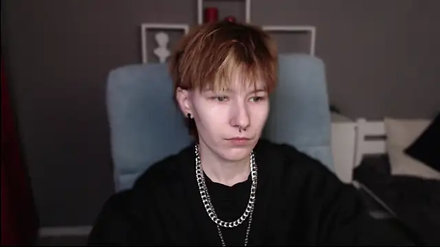 guitarandangell online show from February 19, 8:47 am