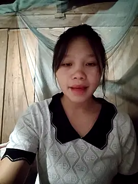 linh-miu99 online show from February 18, 2:32 am