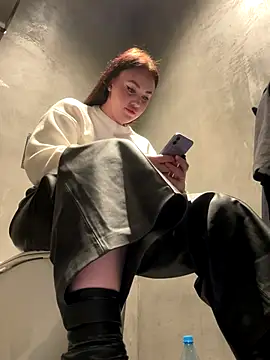 KiraSunshine online show from October 28, 5:35 am