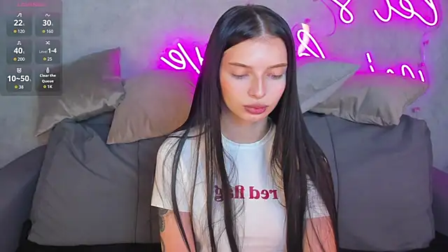 Eva Mayers online show from November 10, 1:00 am