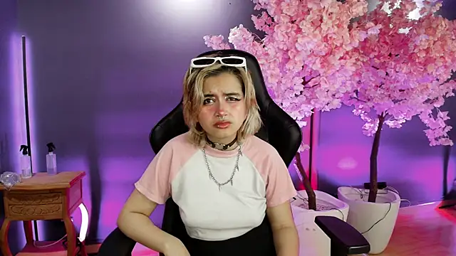 Navier   online show from November 6, 7:53 pm