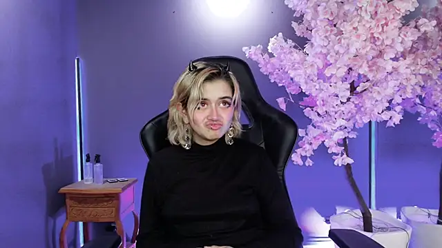 Navier   online show from November 11, 8:39 pm