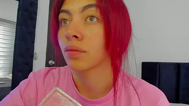 melanie roux   online show from April 9, 12:32 pm