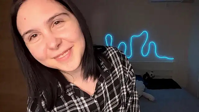 MyraLitterers online show from February 10, 4:32 pm