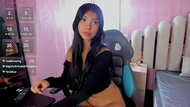 Isabella Marsh online show from November 14, 2:39 pm