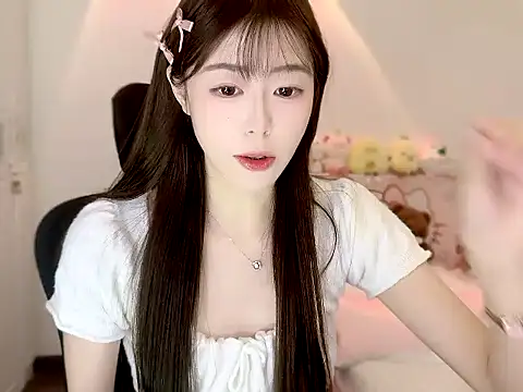 Onecutelittle online show from October 26, 3:18 pm