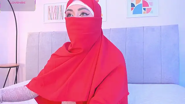 fatiima  online show from April 6, 7:04 pm