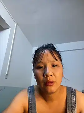 yiyi930316 online show from October 23, 2:12 pm