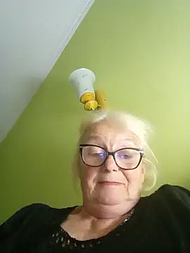 AmyLove353 online show from August 3, 9:31 pm