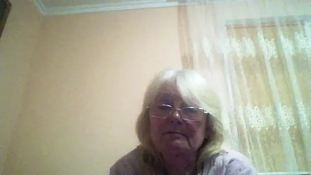 AmyLove353 online show from April 4, 9:35 pm