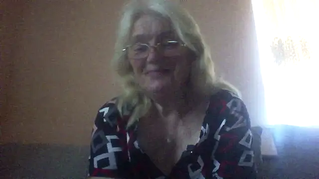 AmyLove353 online show from July 9, 3:20 am